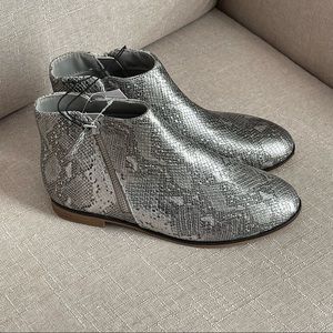 NEW Cat & Jack Girl’s Snakeskin Print Booties